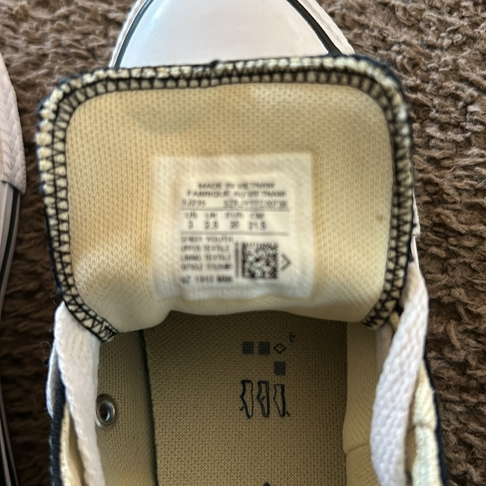 Converse Chucks - Picture 3 of 3